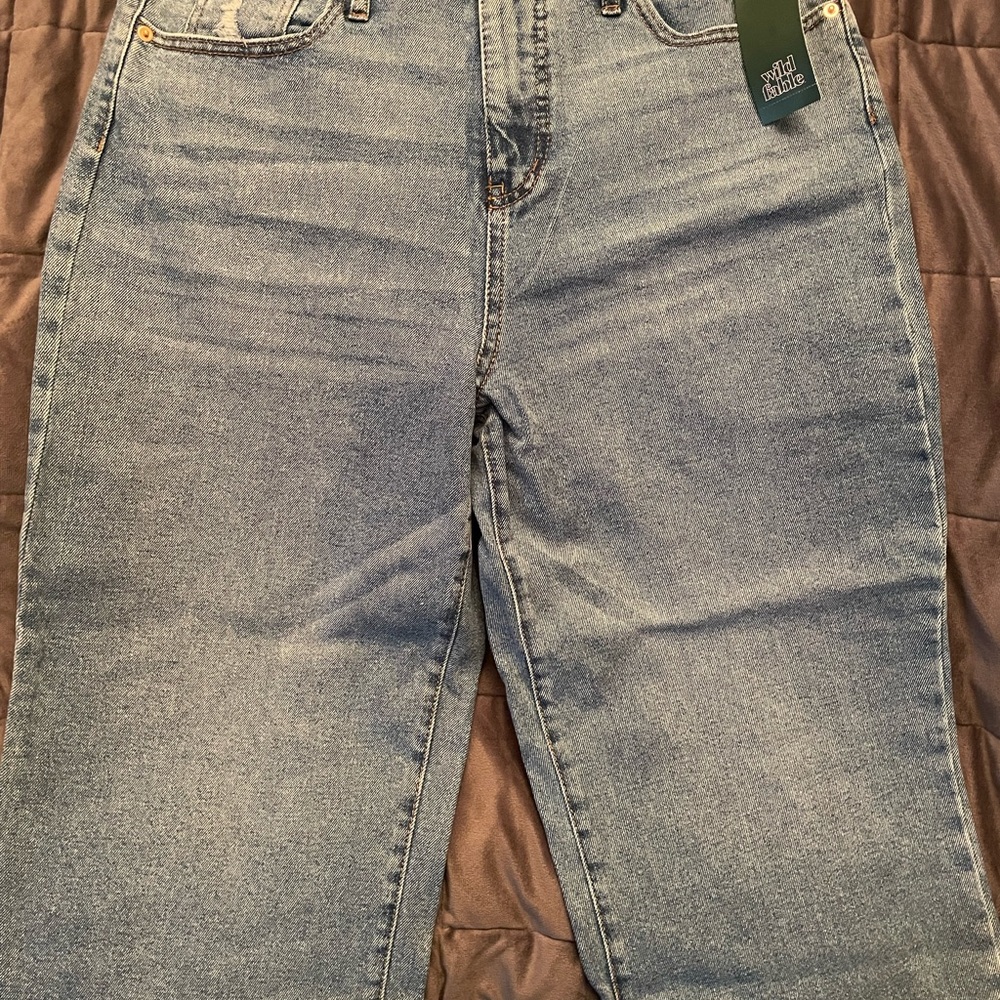Women’s high-rise skater jeans